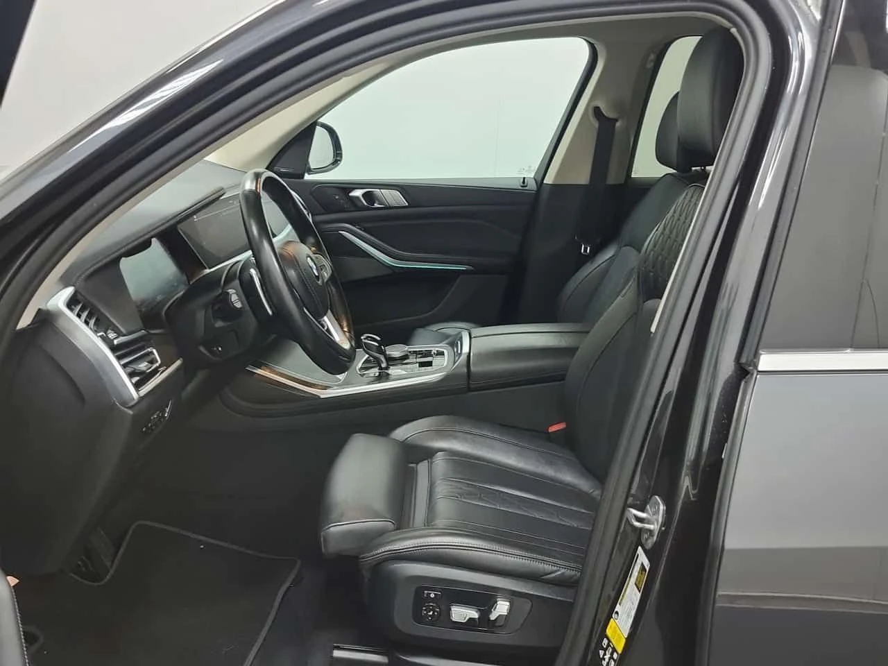 BMW X7 * XDRIVE40I * 7 МЕСТЕН * 360 * 2 КЛЮЧА * H/K , снимка 2 - Автомобили и джипове - 54964026