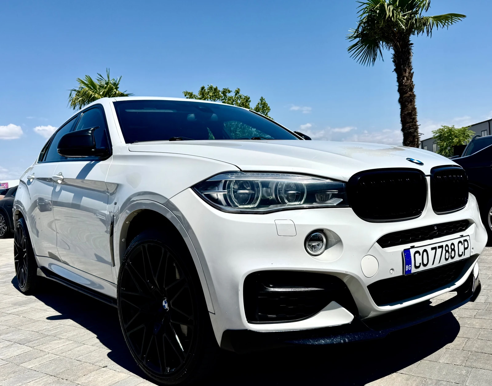 BMW X6 M50D* PERFORMANCE* CARBON, снимка 2 - Автомобили и джипове - 55663656