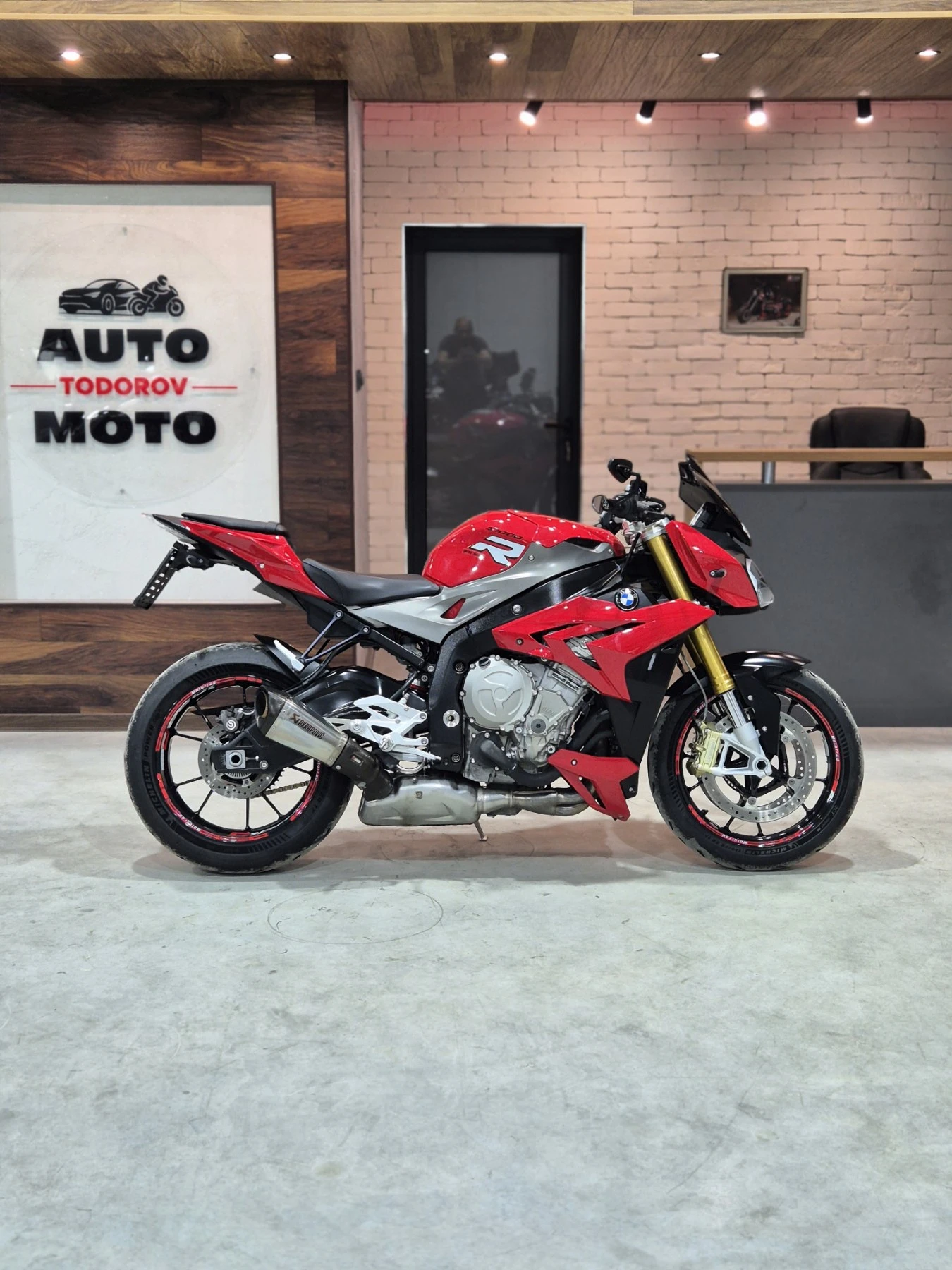 BMW S s 1000 R НОВ ВНОС ОТ ШВЕЙЦАРИЯ!!АКРАПОВИЧ!!, снимка 4 - Мотоциклети и мототехника - 54672379