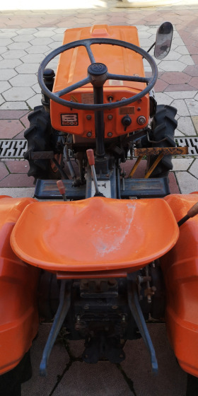 Трактор Kubota B6000 4x4, снимка 4 - Селскостопанска техника - 39805736