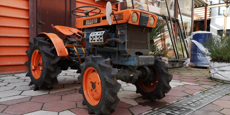 Трактор Kubota B6000 4x4
