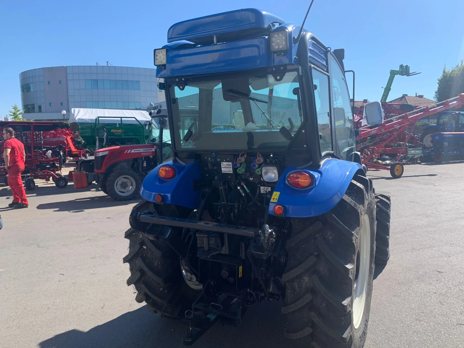 Трактор New Holland TD4.100F - изображение 6