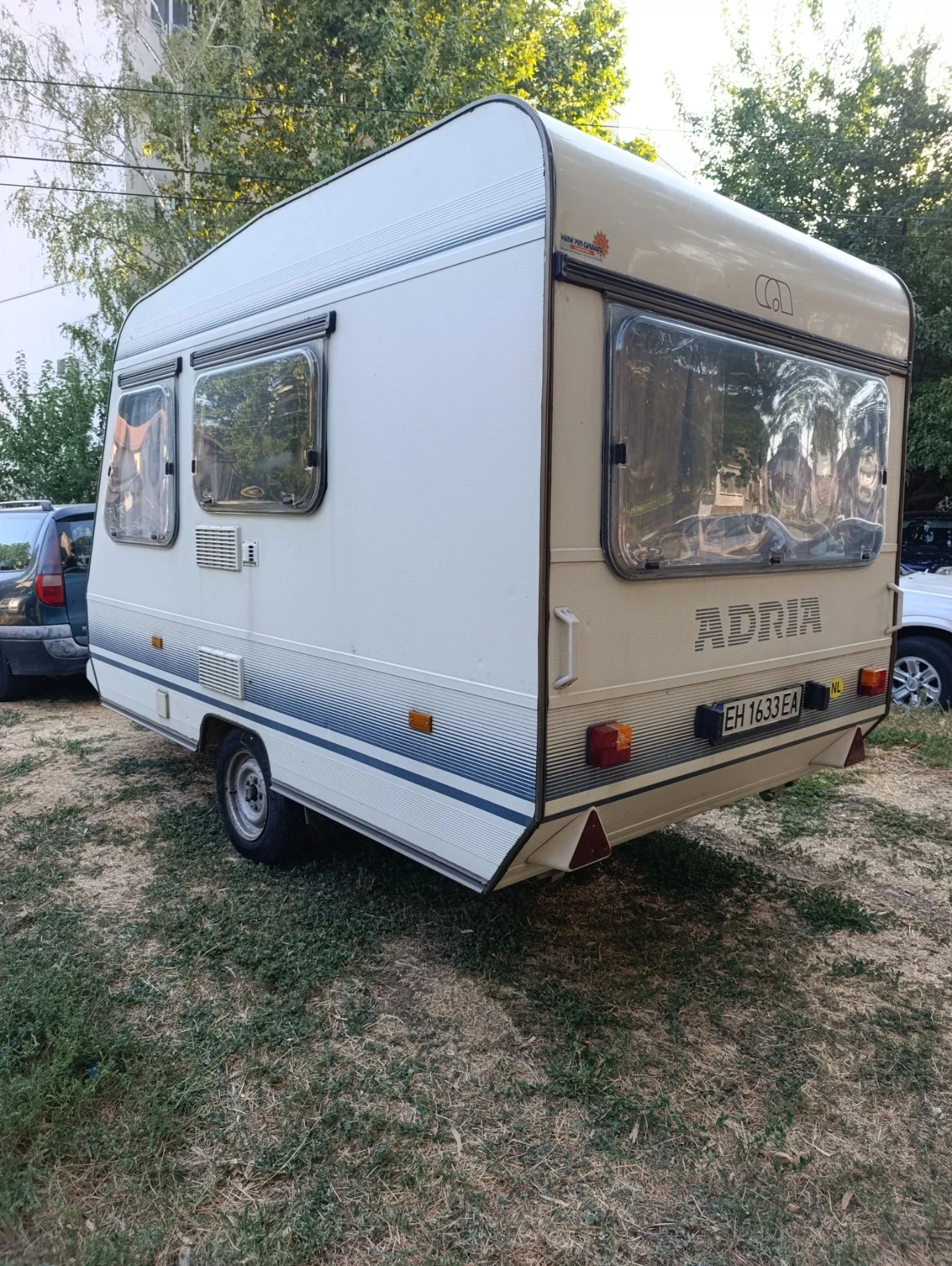 Каравана Adria 320 форселт+ тента, снимка 3 - Каравани и кемпери - 55648731
