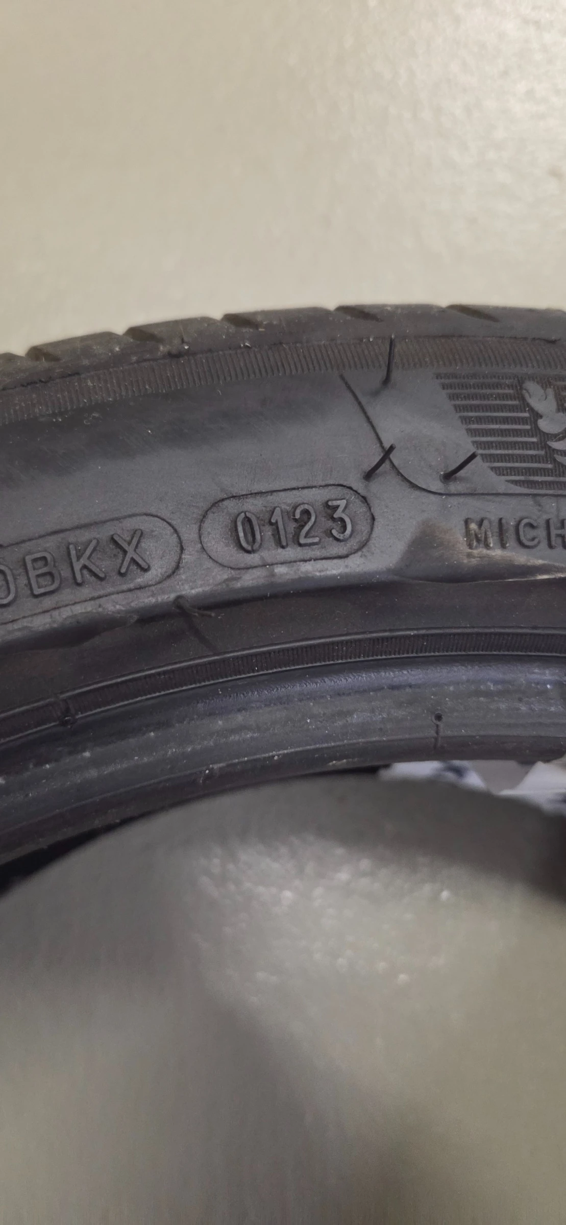 ���� 225/45R17 | Mobile.bg � ����������� 5