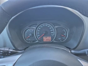 Toyota Yaris 1.0 i газ климатик, снимка 11