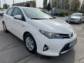 Toyota Auris 1.8i HYBRID, снимка 3