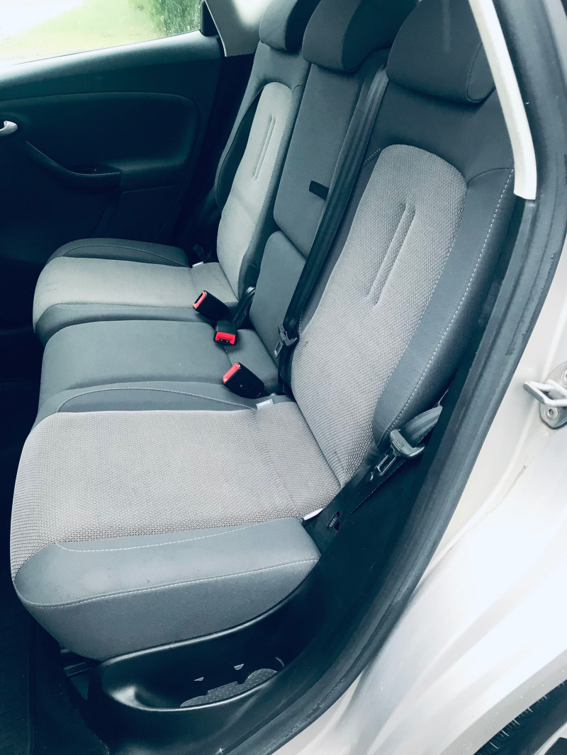 Seat Altea 1.6TDi, снимка 17 - Автомобили и джипове - 45891309