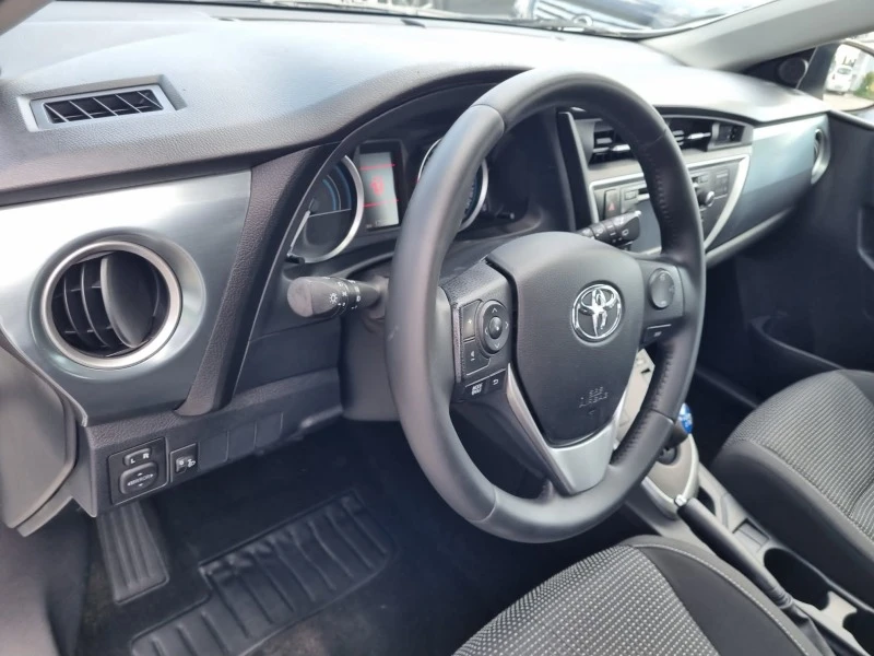 Toyota Auris 1.8i HYBRID, снимка 9 - Автомобили и джипове - 41289457