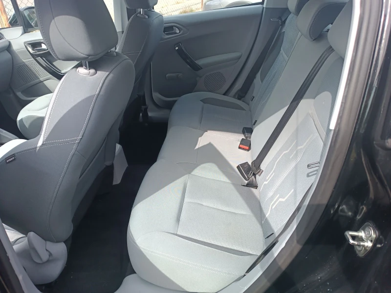 Peugeot 208 Автоматик, снимка 10 - Автомобили и джипове - 51857806