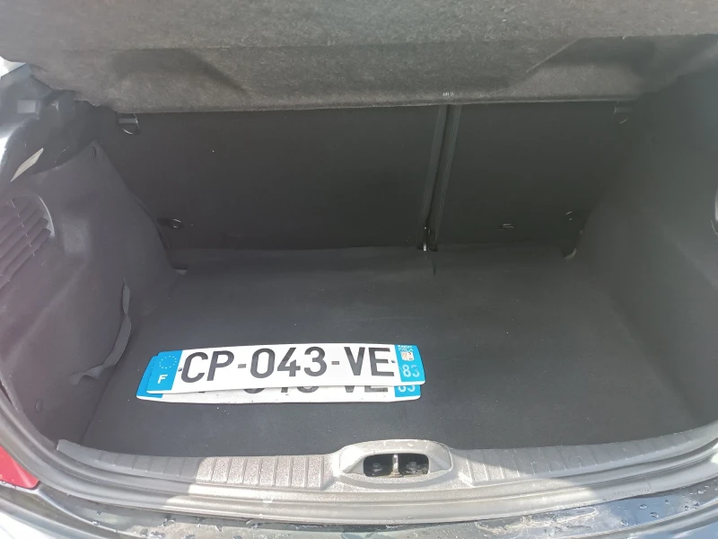 Peugeot 208 Автоматик, снимка 9 - Автомобили и джипове - 51857806