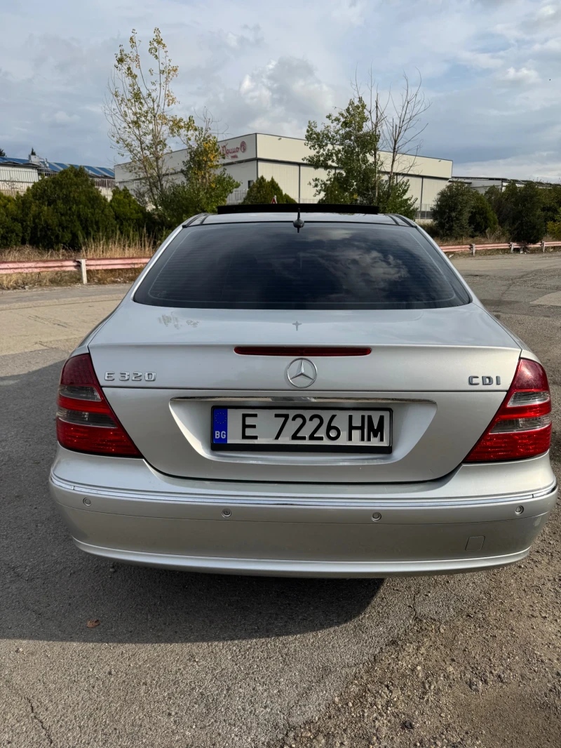 Mercedes-Benz E 320, снимка 4 - Автомобили и джипове - 52594337