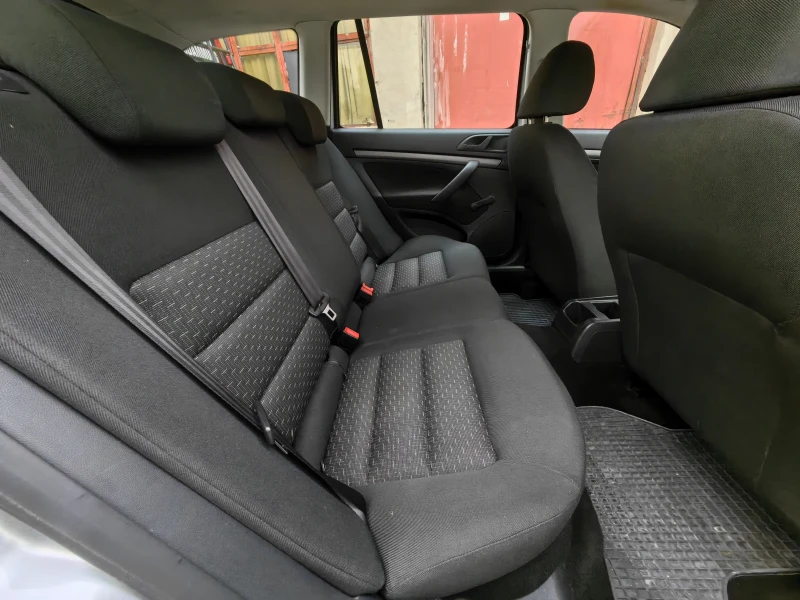 Skoda Octavia 1.6tdi 105 ps, Евро 5, Facelift, Комби, Отлична , снимка 17 - Автомобили и джипове - 52664989