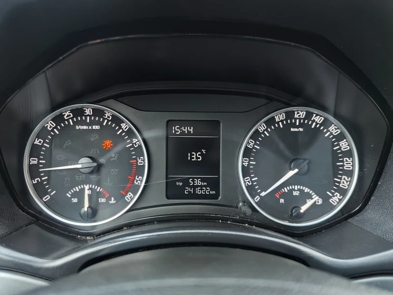 Skoda Octavia 1.6tdi 105 ps, Евро 5, Facelift, Комби, Отлична , снимка 9 - Автомобили и джипове - 52664989