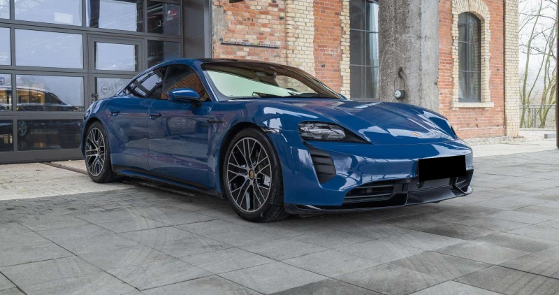 Porsche Taycan Turbo Sport Chrono