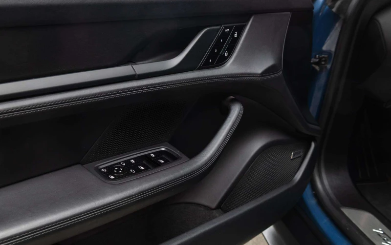 Porsche Taycan Turbo Sport Chrono, снимка 11 - Автомобили и джипове - 52985932