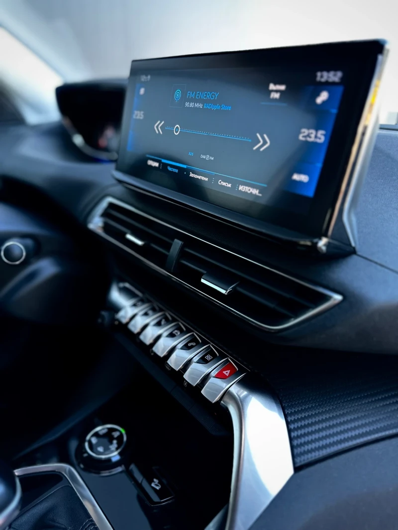 Peugeot 3008 1.5hdi, 12.2021г, TOP, снимка 9 - Автомобили и джипове - 53229502