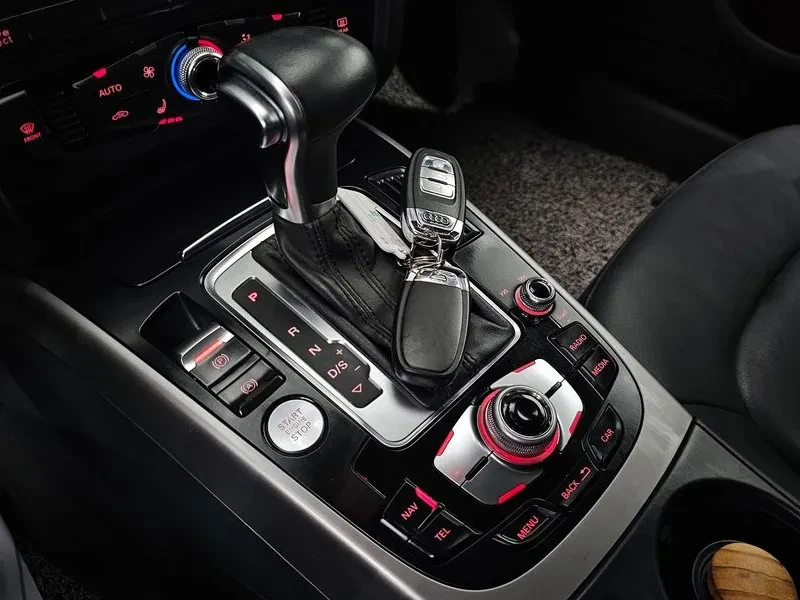 Audi A4 2.0 TFSI Quattro - САМО 30% АВАНС, снимка 17 - Автомобили и джипове - 56253852
