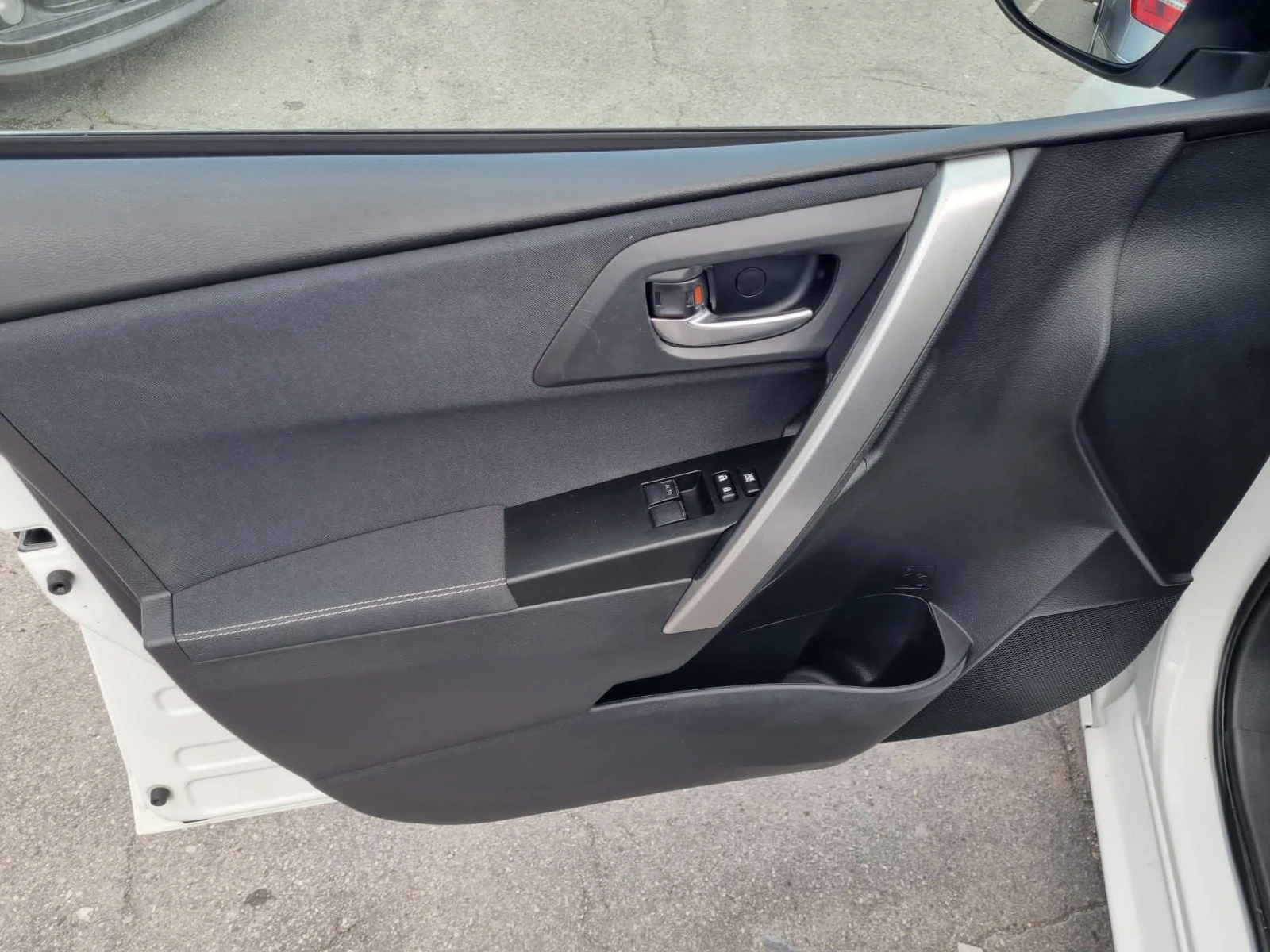 Toyota Auris 1.8i HYBRID | Mobile.bg   12