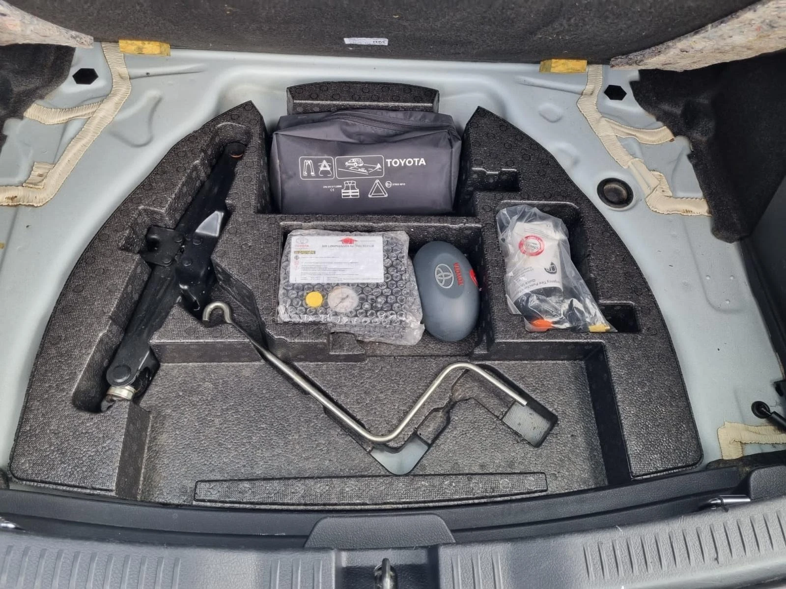 Toyota Auris 1.8i HYBRID | Mobile.bg   15