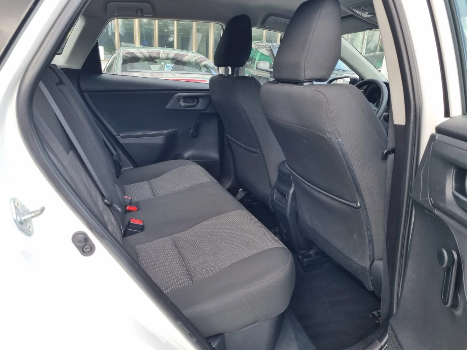 Toyota Auris 1.8i HYBRID | Mobile.bg   13