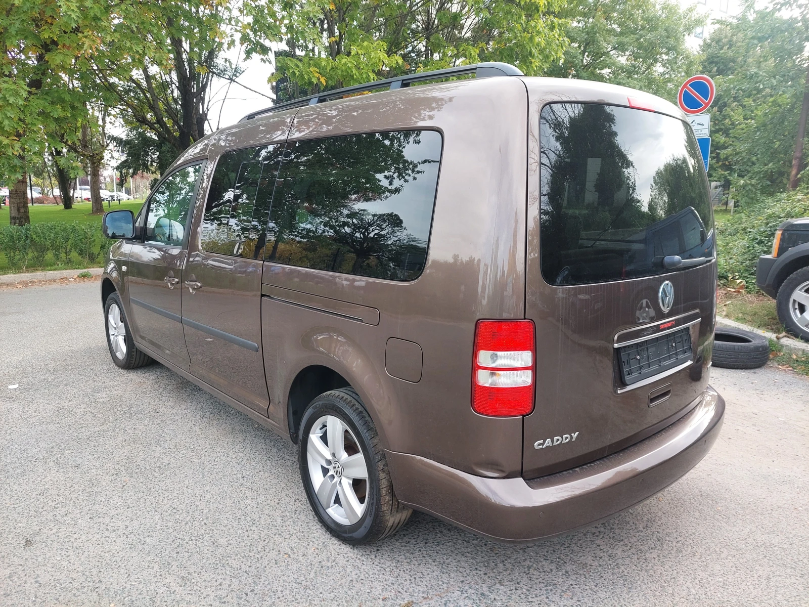 VW Caddy MAXI ECOFUEL 2, 0i 109ps - изображение 5