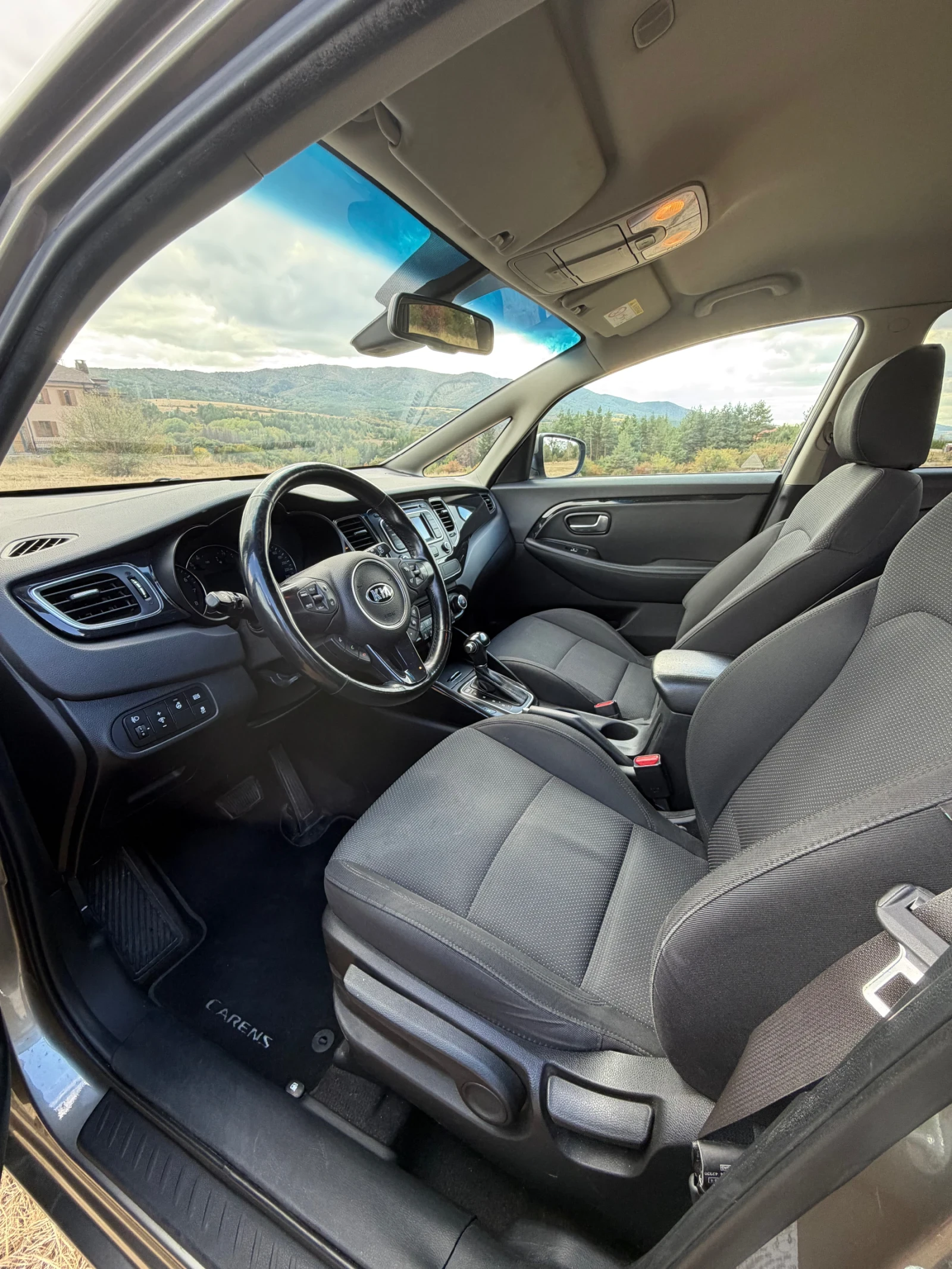 Kia Carens, снимка 10 - Автомобили и джипове - 56330385