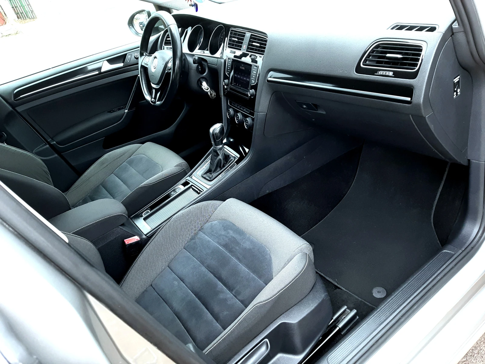 VW Golf 1.4TGI-АВТОМАТИК ! ! !  - изображение 9