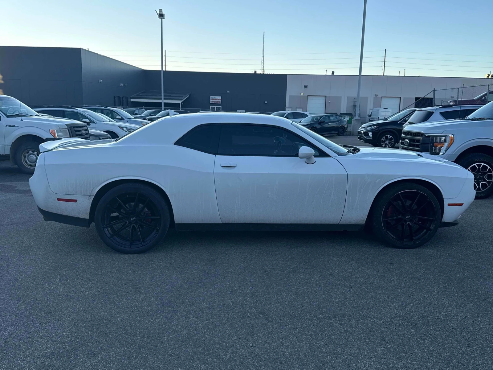 Dodge Challenger SXT PLUS * * CARFAX * * АВТО КРЕДИТ * *  - изображение 2