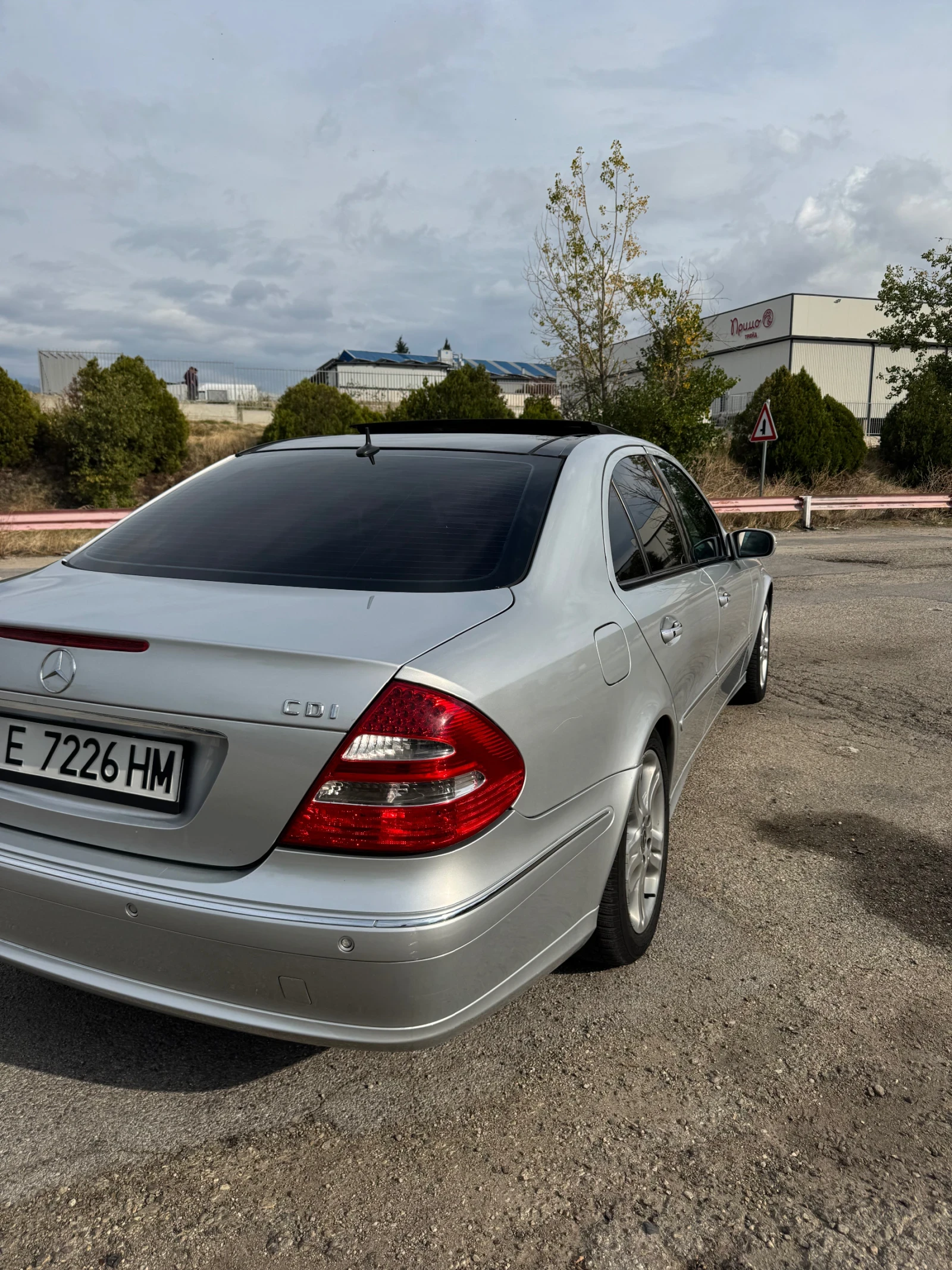 Mercedes-Benz E 320  - изображение 3