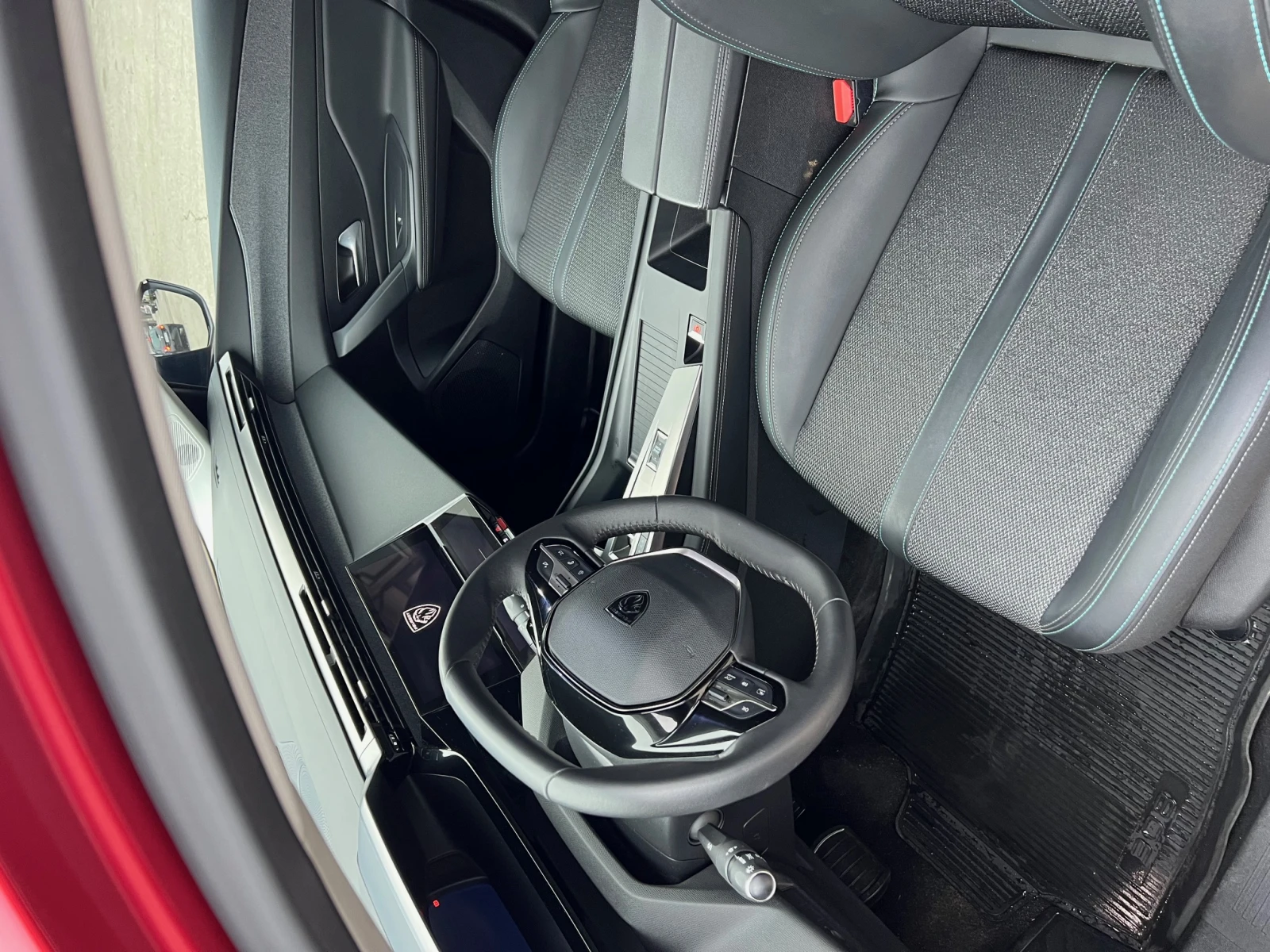 Peugeot 308 SW Allure 1.5 BlueHDi 130 EAT8 - изображение 9