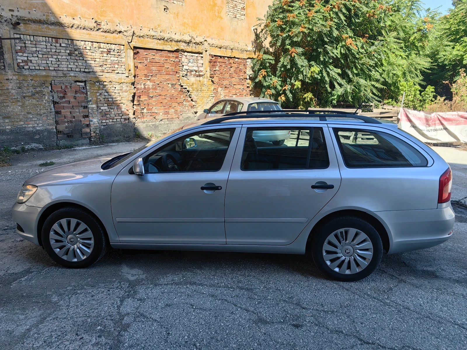 Skoda Octavia 1.6tdi 105 ps, Евро 5, Facelift, Комби, Отлична , снимка 17 - Автомобили и джипове - 52664989