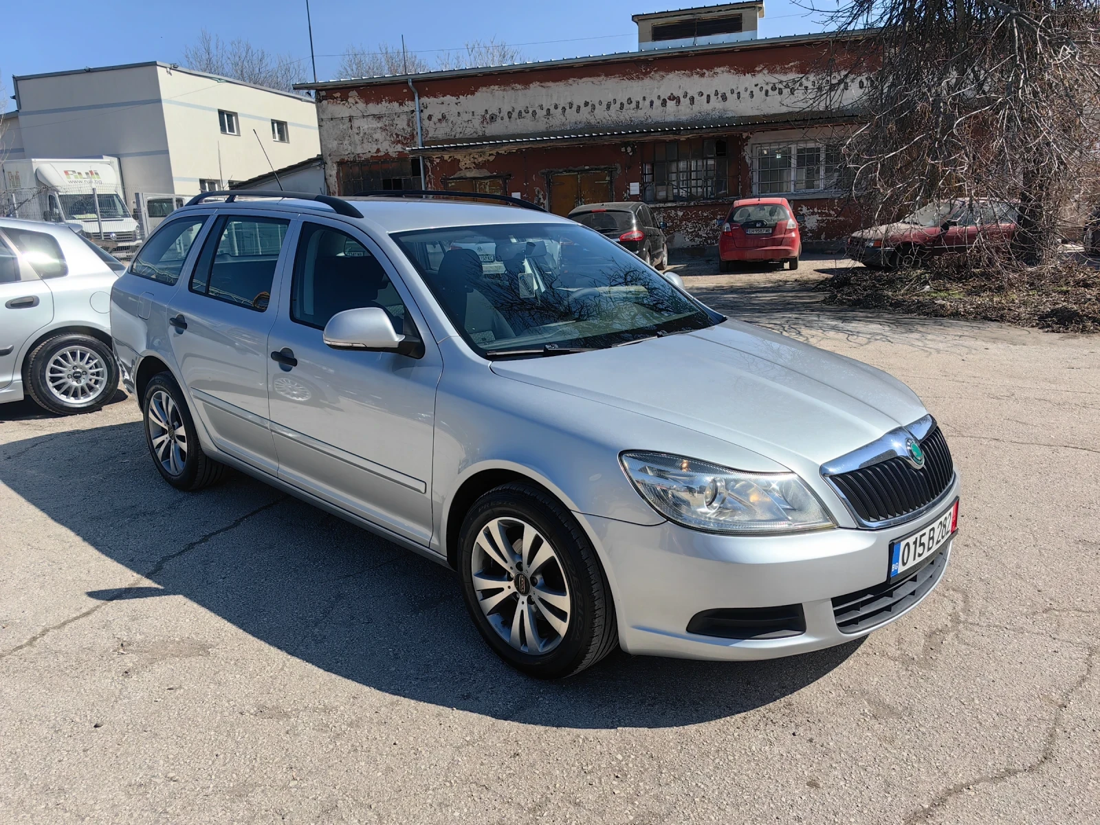 Skoda Octavia 1.6tdi 105 ps, Евро 5, Facelift, Комби, Отлична , снимка 3 - Автомобили и джипове - 52664989