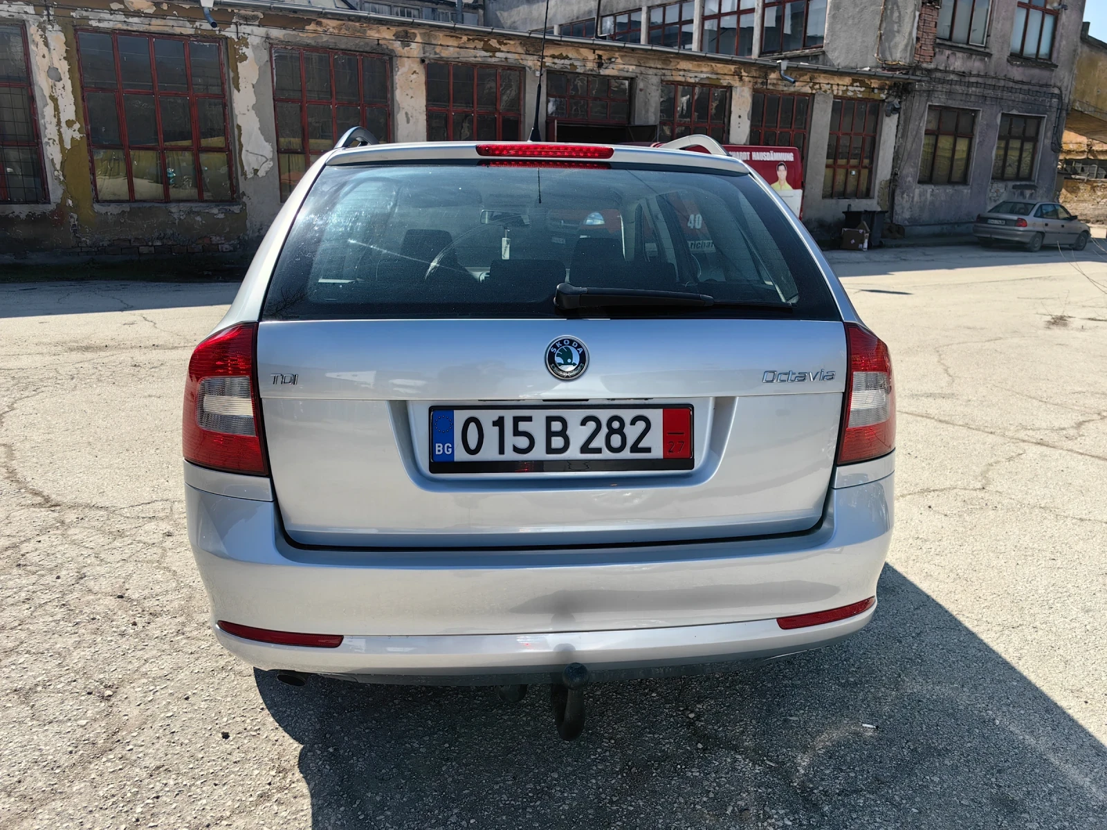 Skoda Octavia 1.6tdi 105 ps, Евро 5, Facelift, Комби, Отлична , снимка 8 - Автомобили и джипове - 52664989