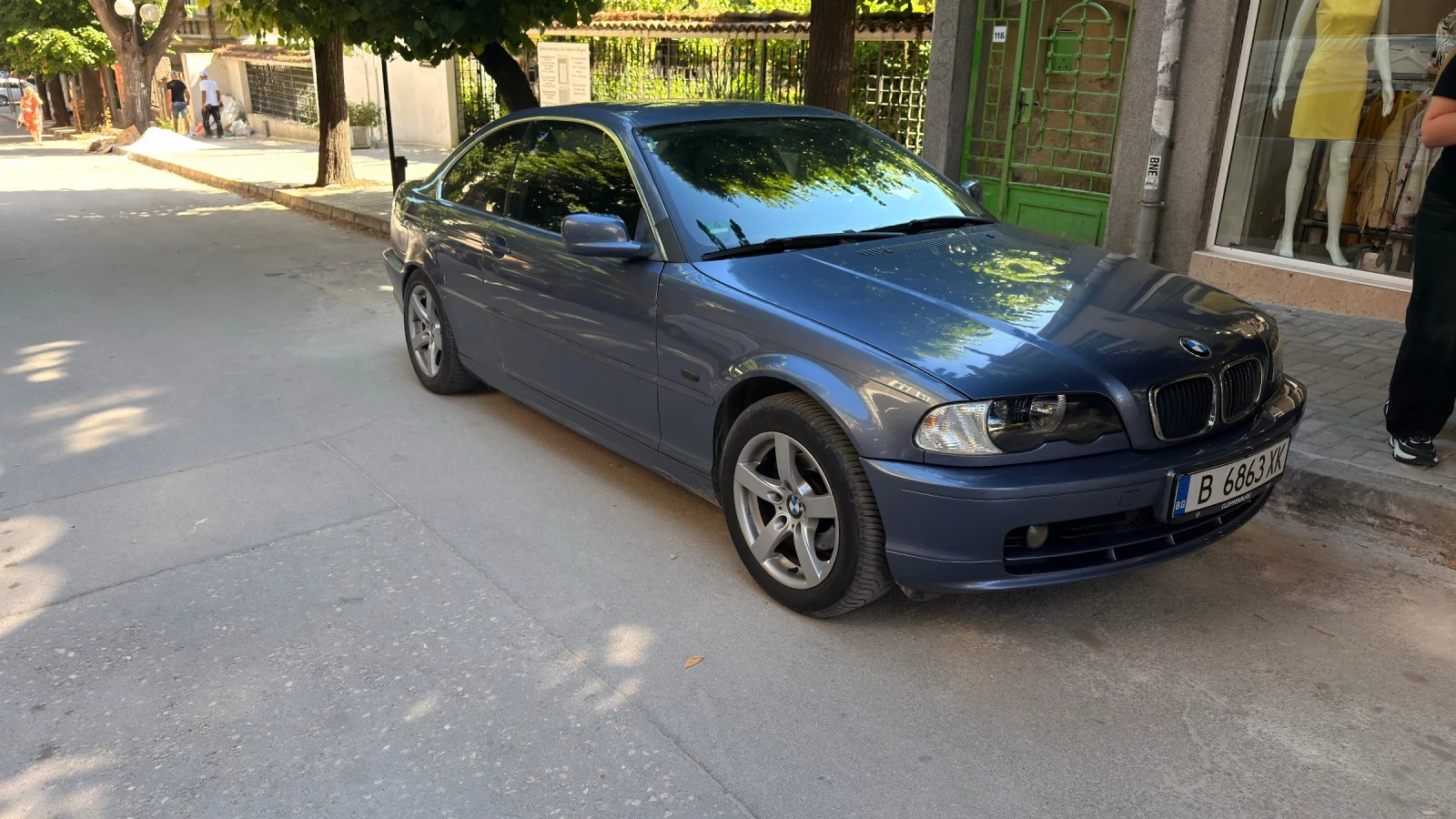 BMW 323