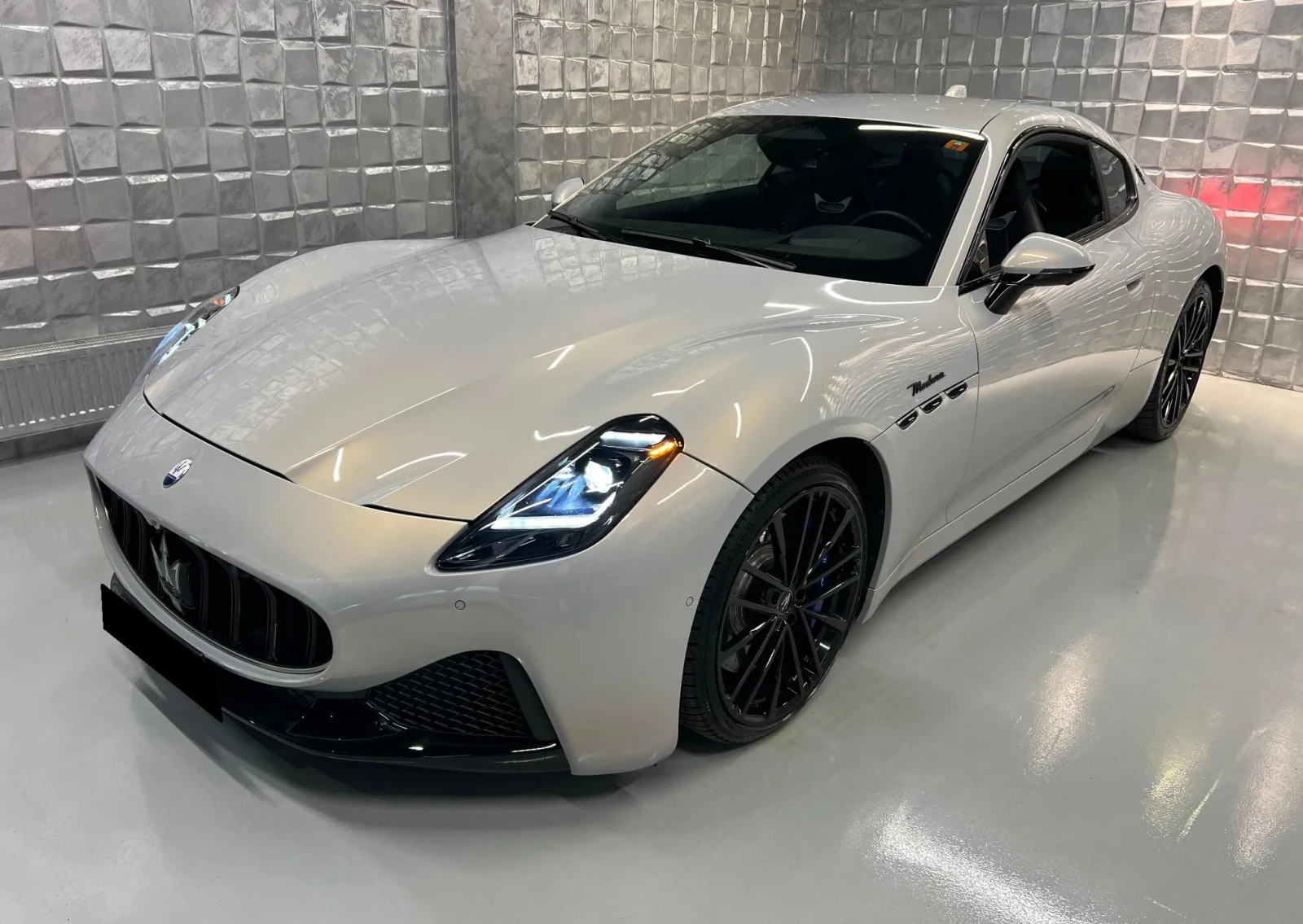 Maserati GranTurismo Modena 3.0 V6 AWD, снимка 3 - Автомобили и джипове - 54342314
