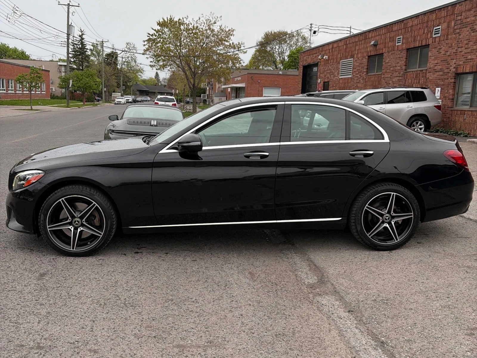 Mercedes-Benz C 300 4MATIC * ПОДГРЕВ * ПАНОРАМА * 2 КЛЮЧА * CARFAX, снимка 2 - Автомобили и джипове - 54671877