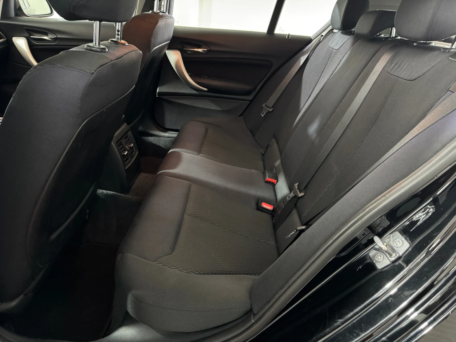 BMW 116 i - EURO 6B, снимка 15 - Автомобили и джипове - 55141365