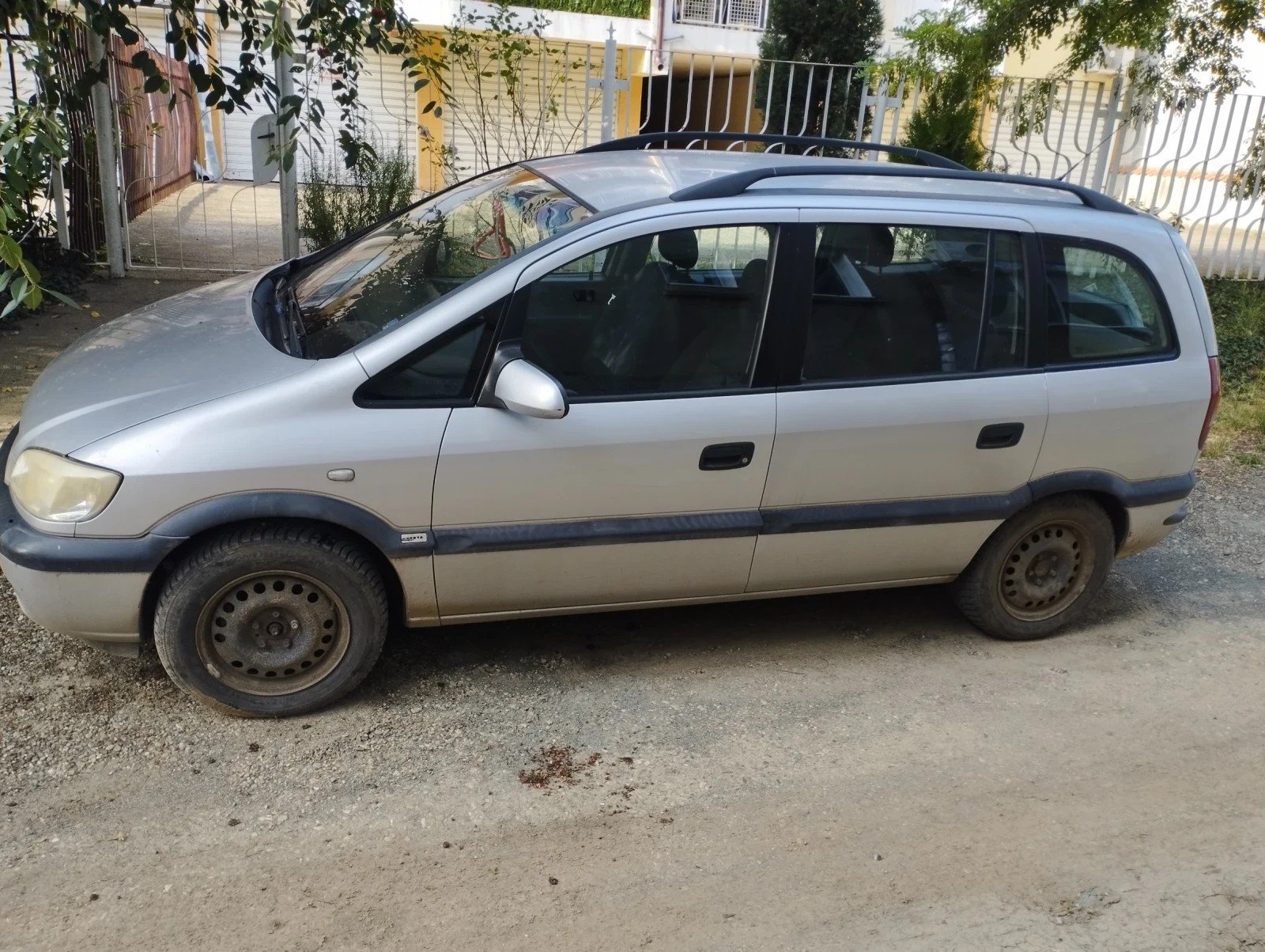 Opel Zafira, снимка 2 - Автомобили и джипове - 55211743