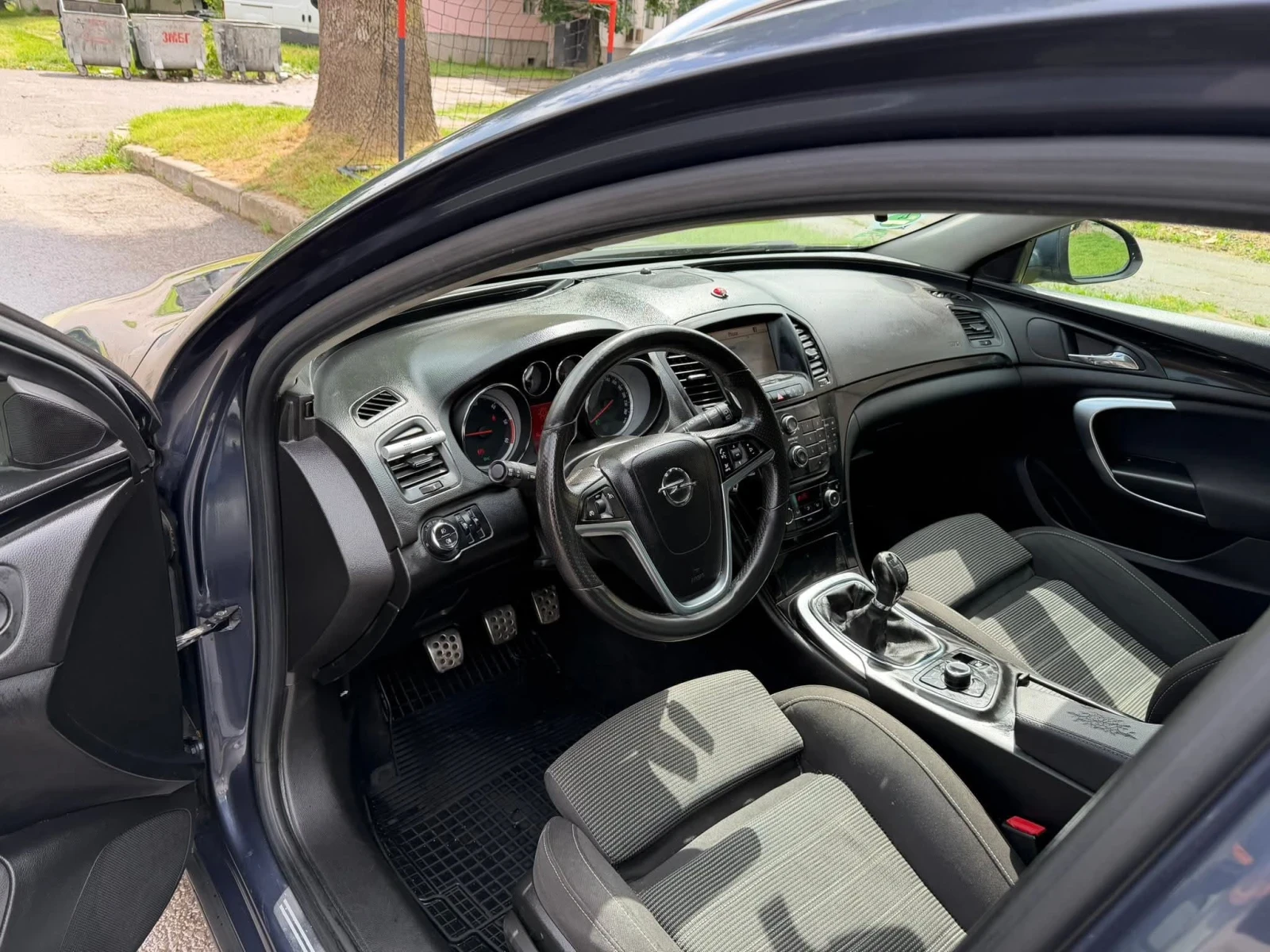 Opel Insignia До 10 07 2026 ГОД.Е ТАЗИ ЦЕНА, снимка 3 - Автомобили и джипове - 55582159