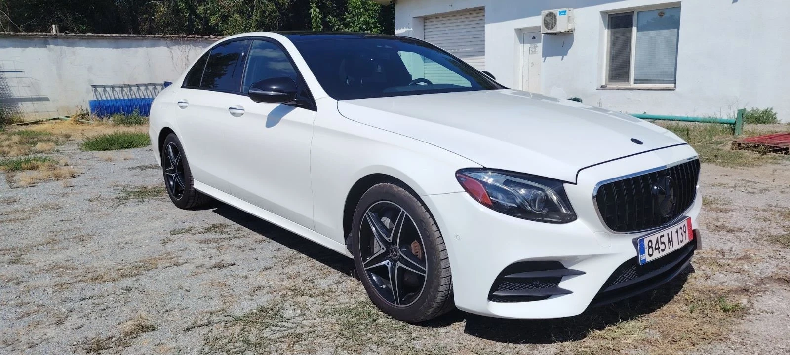 Mercedes-Benz E 400 4-matic Amg line/Digital/Pano/Head up, снимка 3 - Автомобили и джипове - 55939532