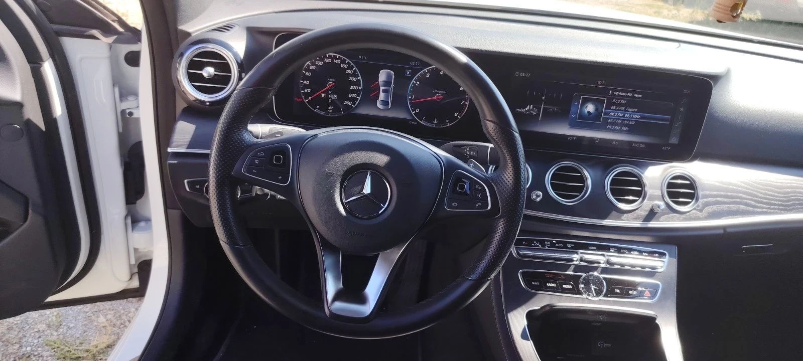 Mercedes-Benz E 400 4-matic Amg line/Digital/Pano/Head up, снимка 9 - Автомобили и джипове - 55939532
