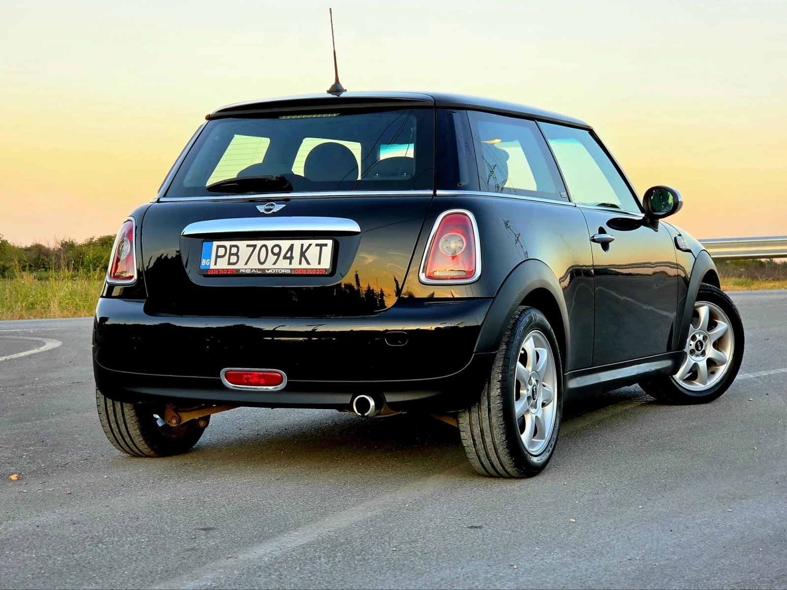 Mini Cooper 1.4 бенз. 95к.с., снимка 6 - Автомобили и джипове - 56020233