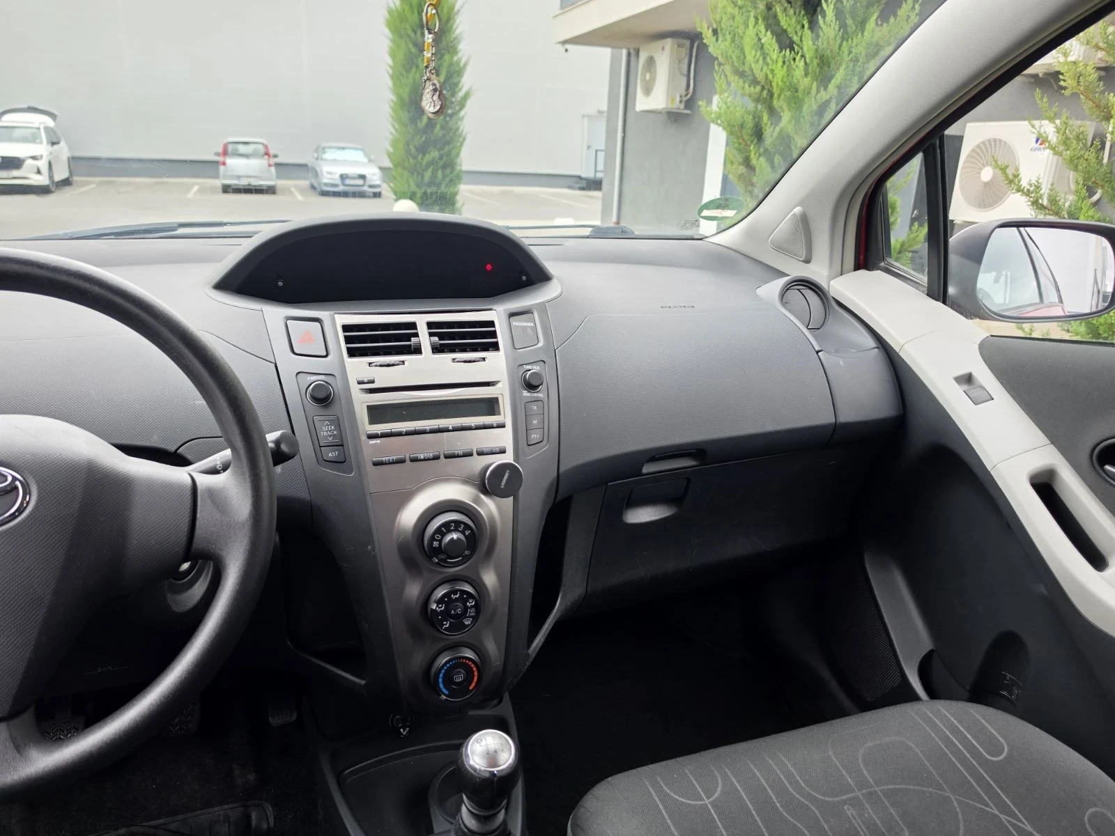 Toyota Yaris 1.4 D-4D, ФЕЙСЛИФТ , снимка 16 - Автомобили и джипове - 56187505