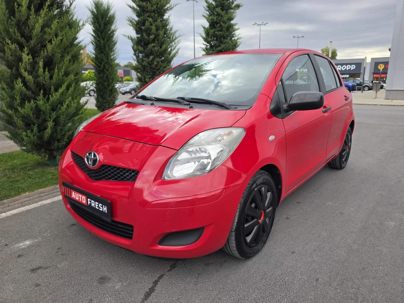 Toyota Yaris 1.4 D-4D, ФЕЙСЛИФТ , снимка 2 - Автомобили и джипове - 56187505