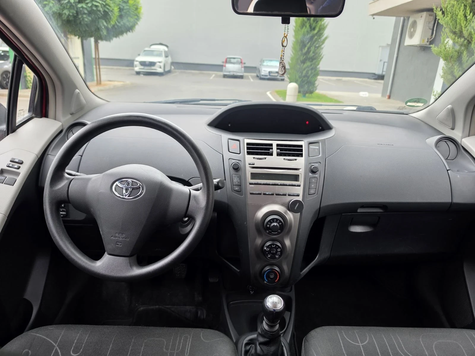 Toyota Yaris 1.4 D-4D, ФЕЙСЛИФТ , снимка 13 - Автомобили и джипове - 56187505