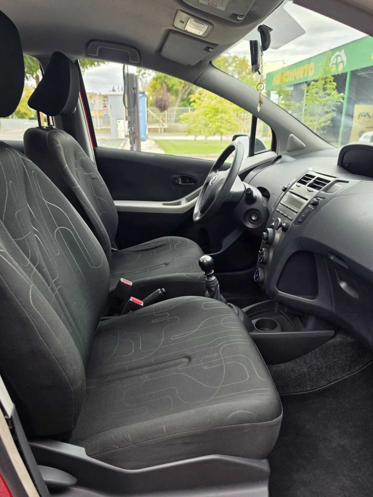 Toyota Yaris 1.4 D-4D, ФЕЙСЛИФТ , снимка 8 - Автомобили и джипове - 56187505