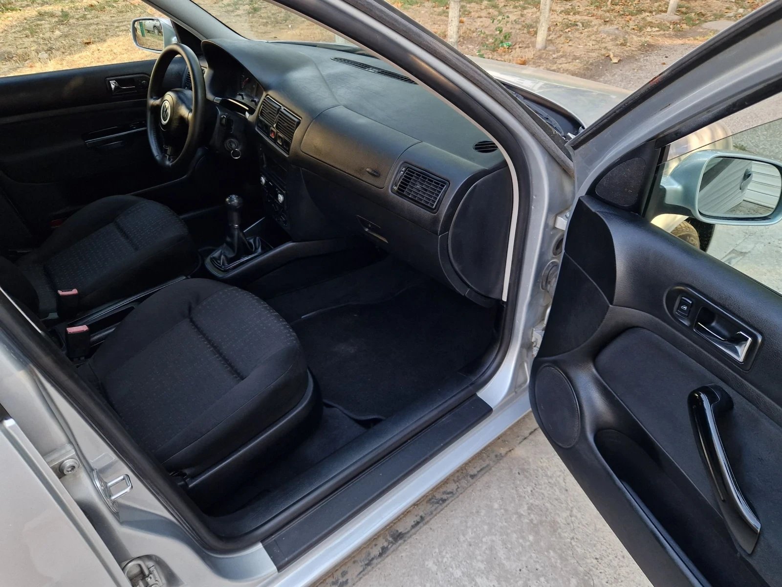 VW Golf 1.9TDI 90к.с., снимка 11 - Автомобили и джипове - 56359584