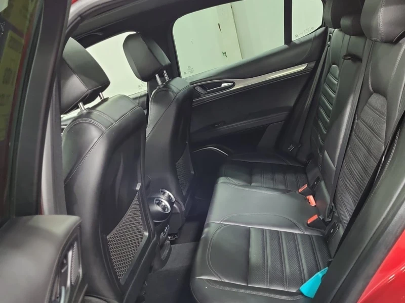 Alfa Romeo Stelvio VELOCE| AWD | ПОДГРЕВИ | ШИБЕДАХ | 2 КЛЮЧА| CARFAX, снимка 13 - Автомобили и джипове - 53374481