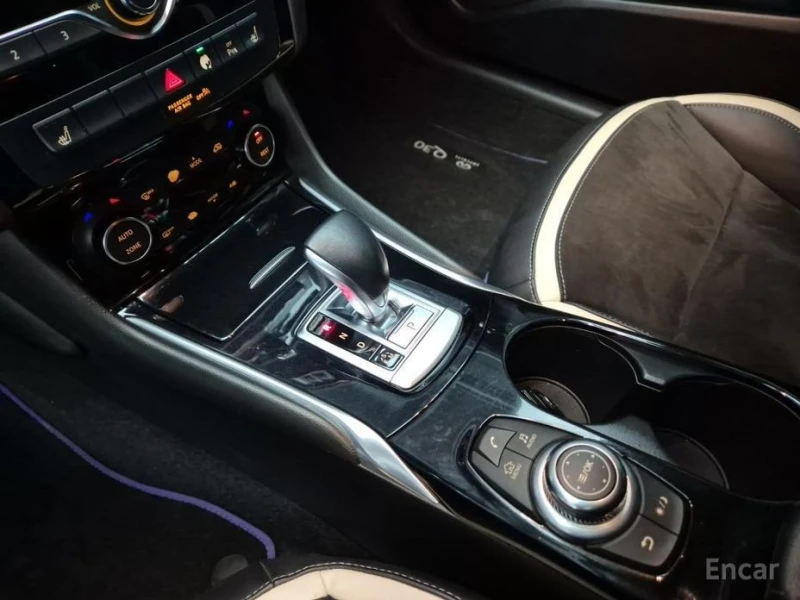 Infiniti Q30, снимка 8 - Автомобили и джипове - 53595799