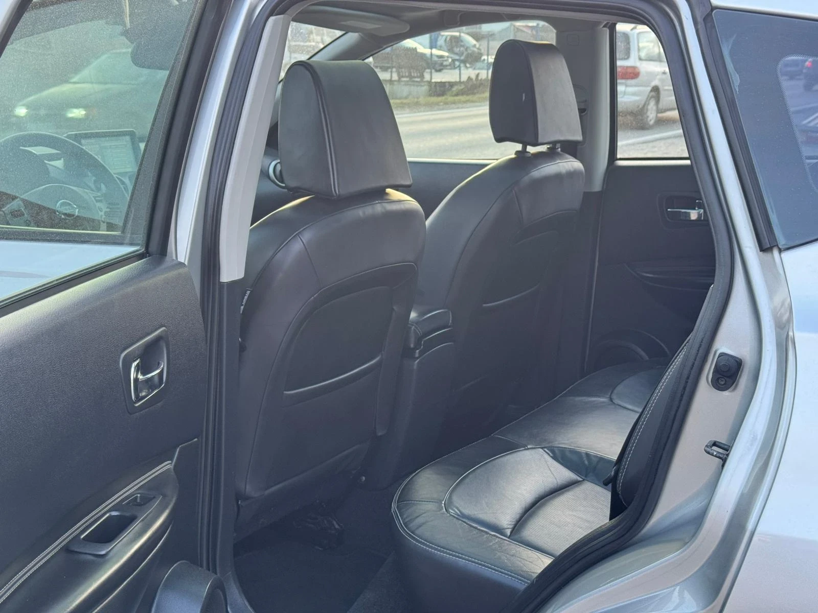 Nissan Qashqai 2.0 DCI NAVI AVTOMAT LIZING - изображение 10